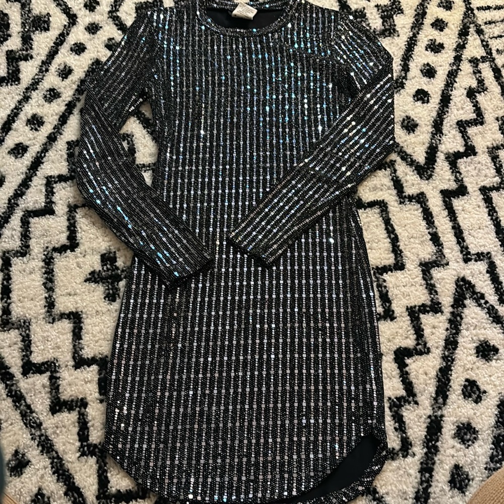 Shimmering Black Long Sleeve Dress
